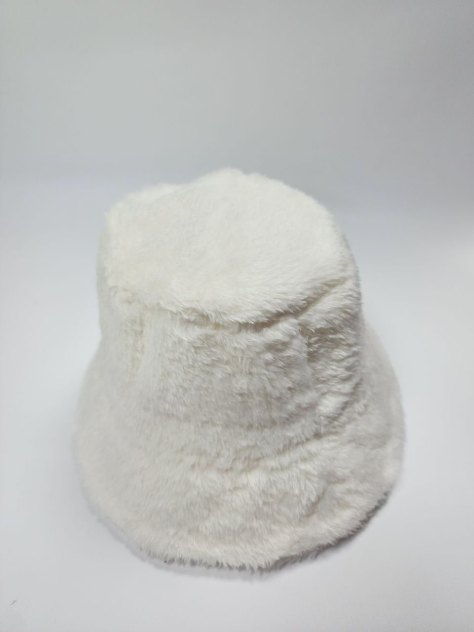 Bucket Hat Peluche Blanco