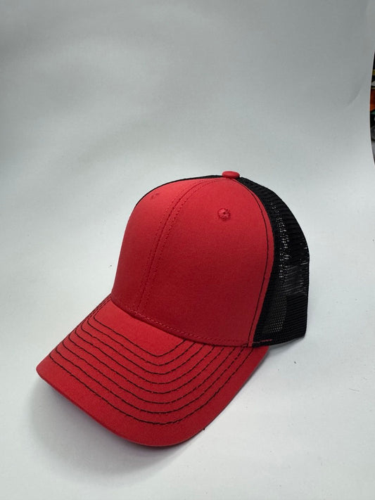 Gorra Trucker Básica Unicolor Roja y Negro