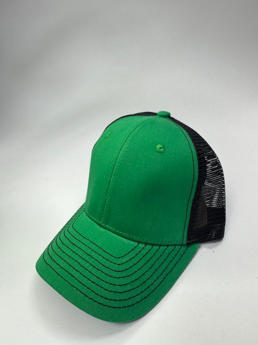 Gorra Trucker Básica Unicolor Verde y Negro