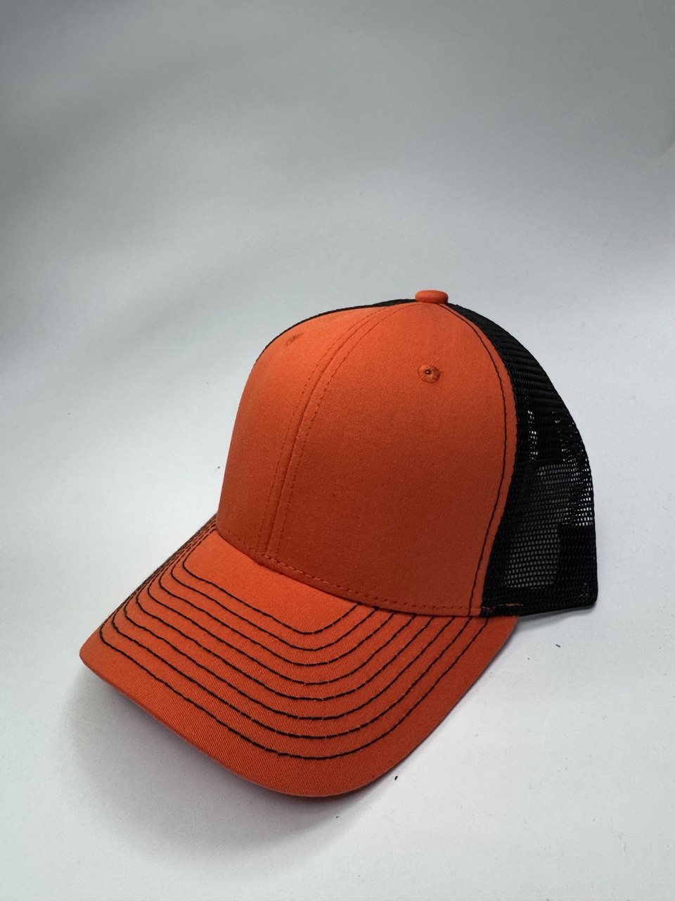 Gorra Trucker Básica Naranja con negro