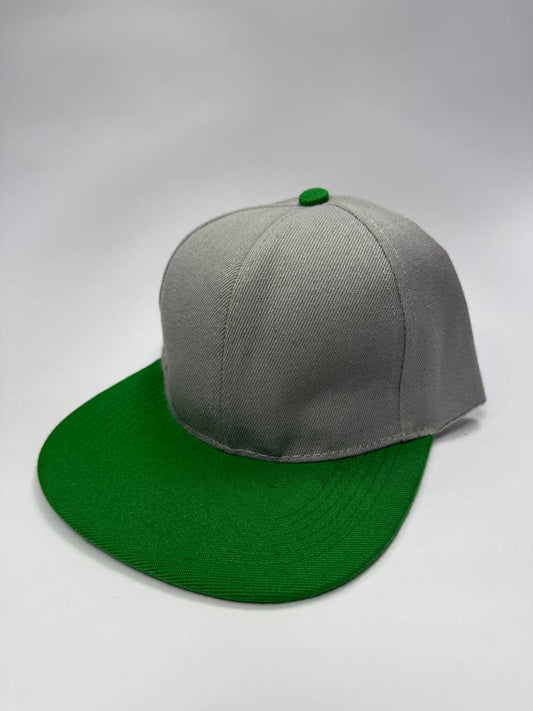 Gorra Plana Snapback Gris y Verde